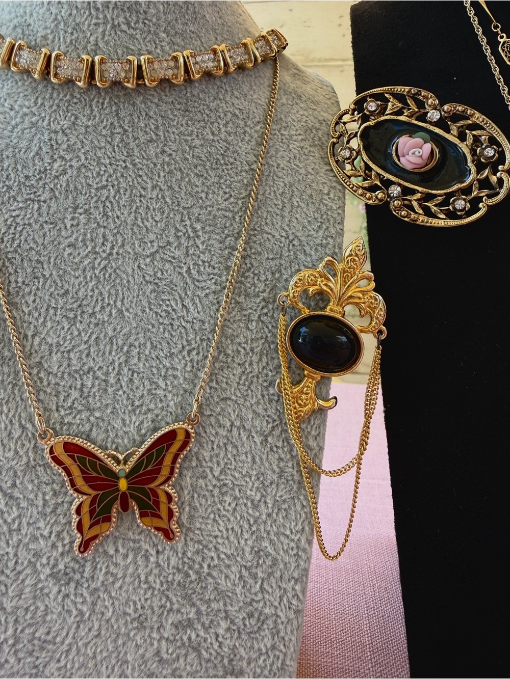 Vintage Jewelry lot 16 pieces|JOMAZ Avon Sarah Coventry|brooches Necklaces - Picture 11 of 16